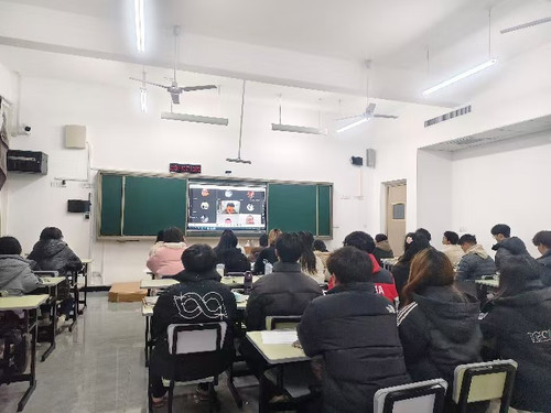 巴西戈亚斯州立大学为我院师生开展语言文化讲座.jpg